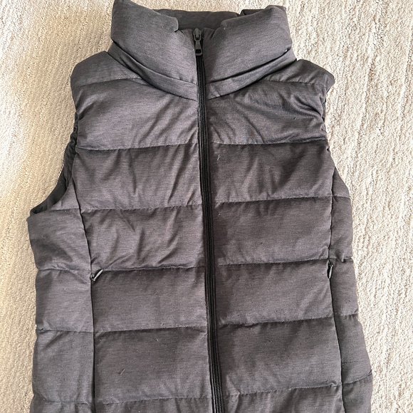 UniQlo Down Puffer Gray Vest - Size Small - Picture 2 of 7